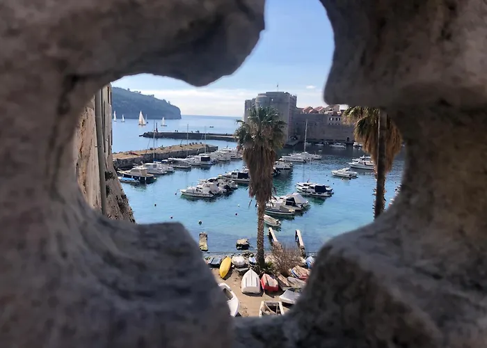 招待所 Anica - Luxurious With A Sea View 4*