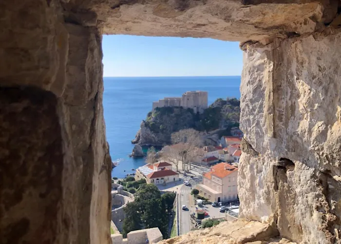 Anica - Luxurious With A Sea View 招待所