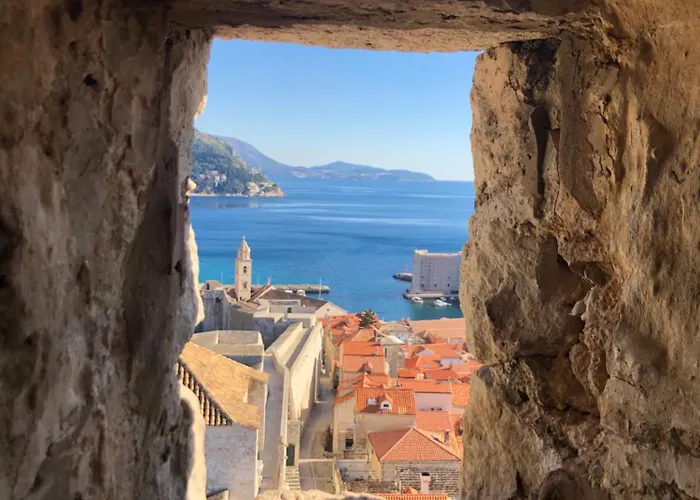 Anica - Luxurious With A Sea View 招待所