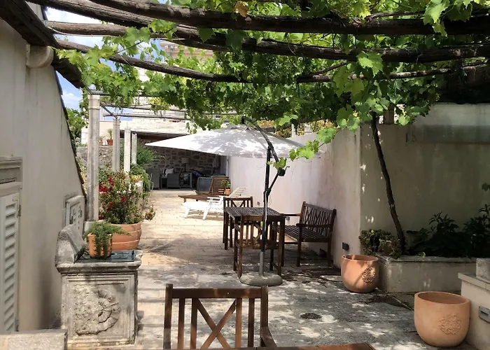 Anica - Luxurious With A Sea View 招待所