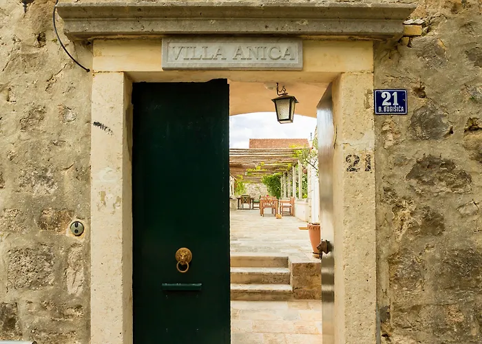 Anica - Luxurious With A Sea View