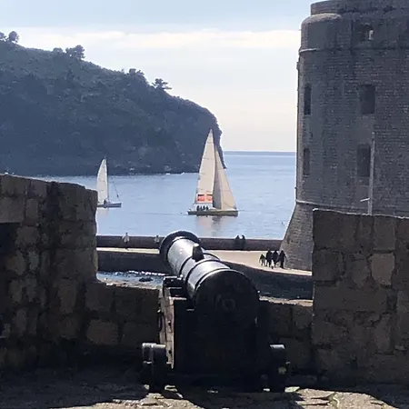 Anica - Luxurious With A Sea View ゲストハウス 4*